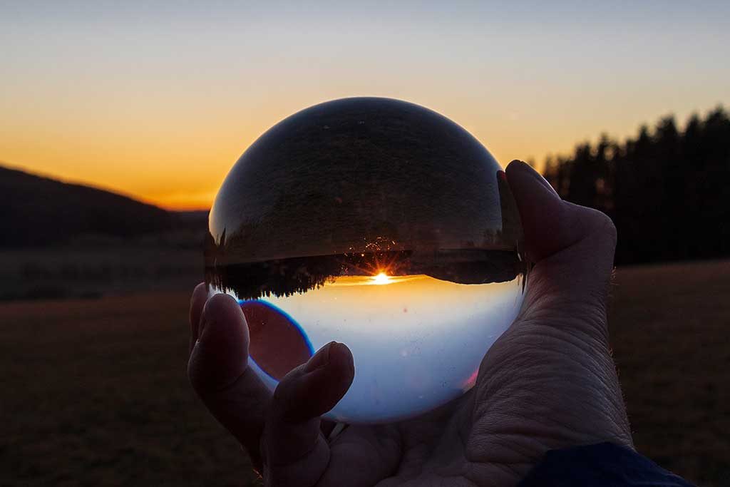 Sonnenuntergang im Lensball